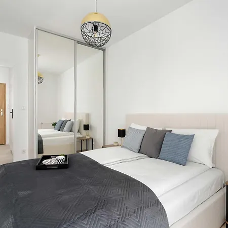 Jasny Z Parkingiem I Balkonem By Renters * Poznan