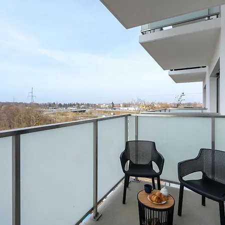 Jasny Z Parkingiem I Balkonem By Renters Apartment Poznan
