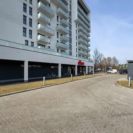 Jasny Z Parkingiem I Balkonem By Renters Apartment *