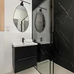 شقة Jasny Z Parkingiem I Balkonem By Renters *