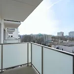 Jasny Z Parkingiem I Balkonem By Renters