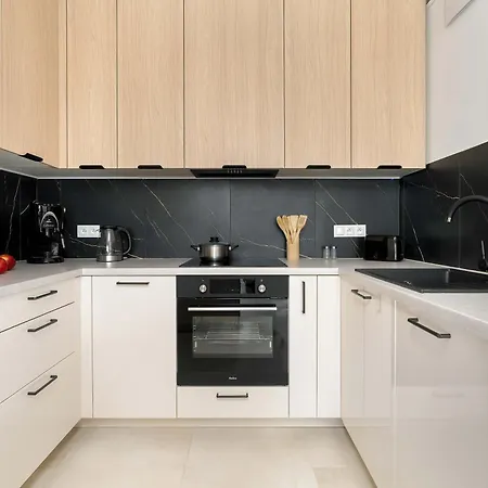 Jasny Z Parkingiem I Balkonem By Renters Апартаменты Познань