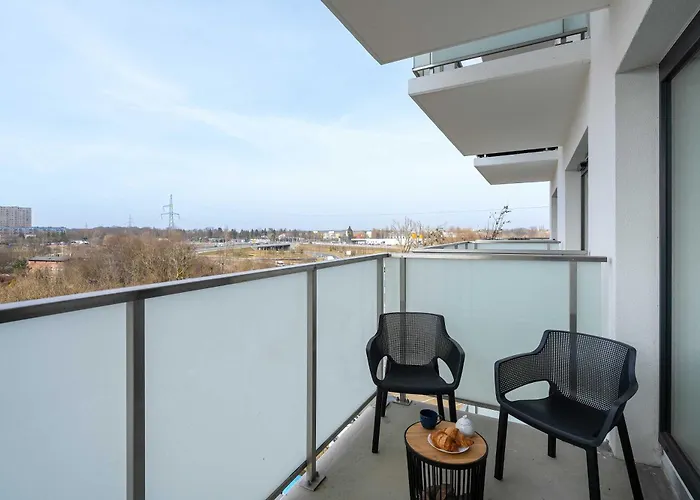 Jasny Z Parkingiem I Balkonem By Renters Апартаменты Познань